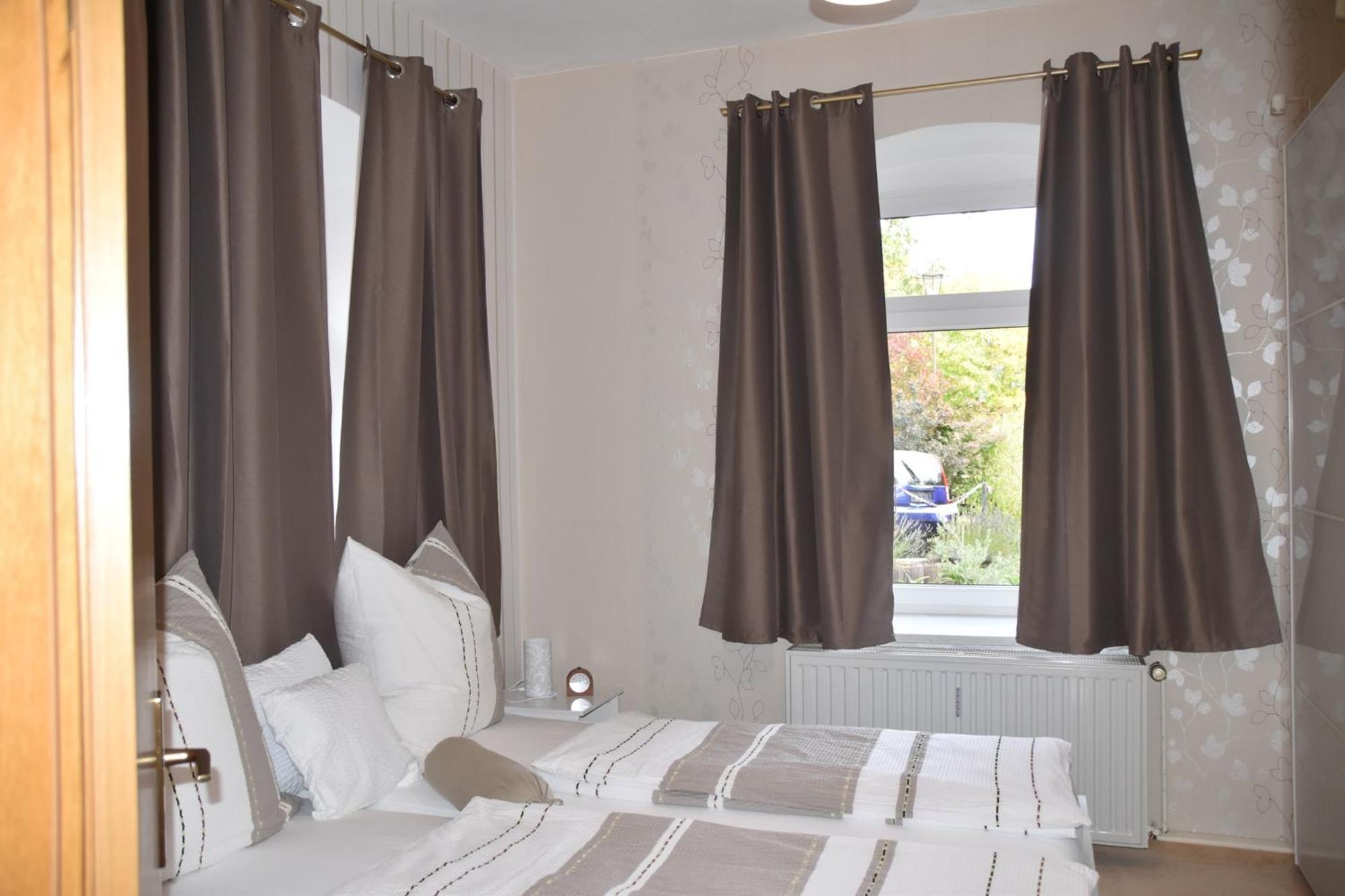 Ferienwohnung Und Pension "Zur Aue" Konigsbruck Екстер'єр фото