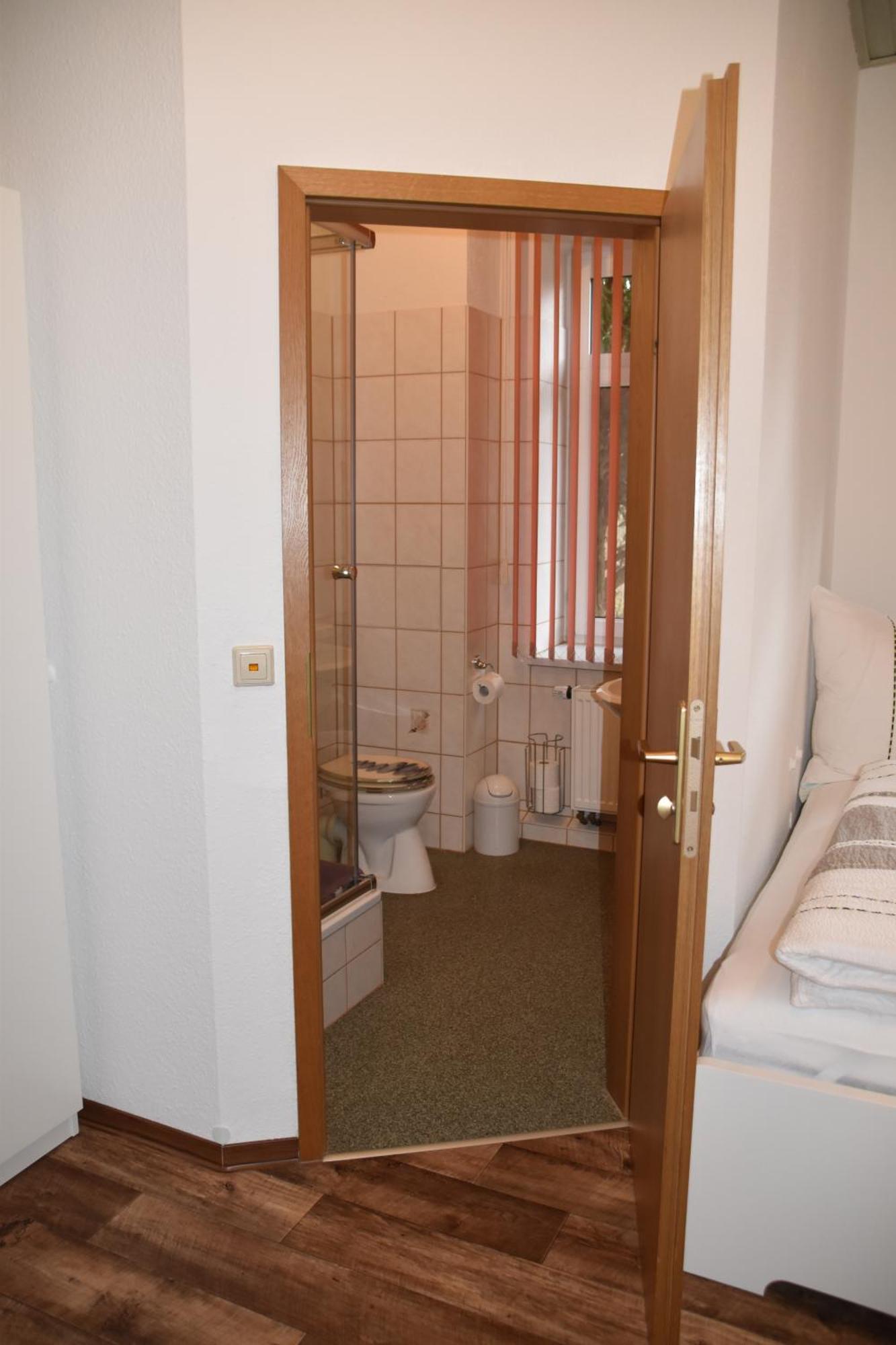 Ferienwohnung Und Pension "Zur Aue" Konigsbruck Екстер'єр фото
